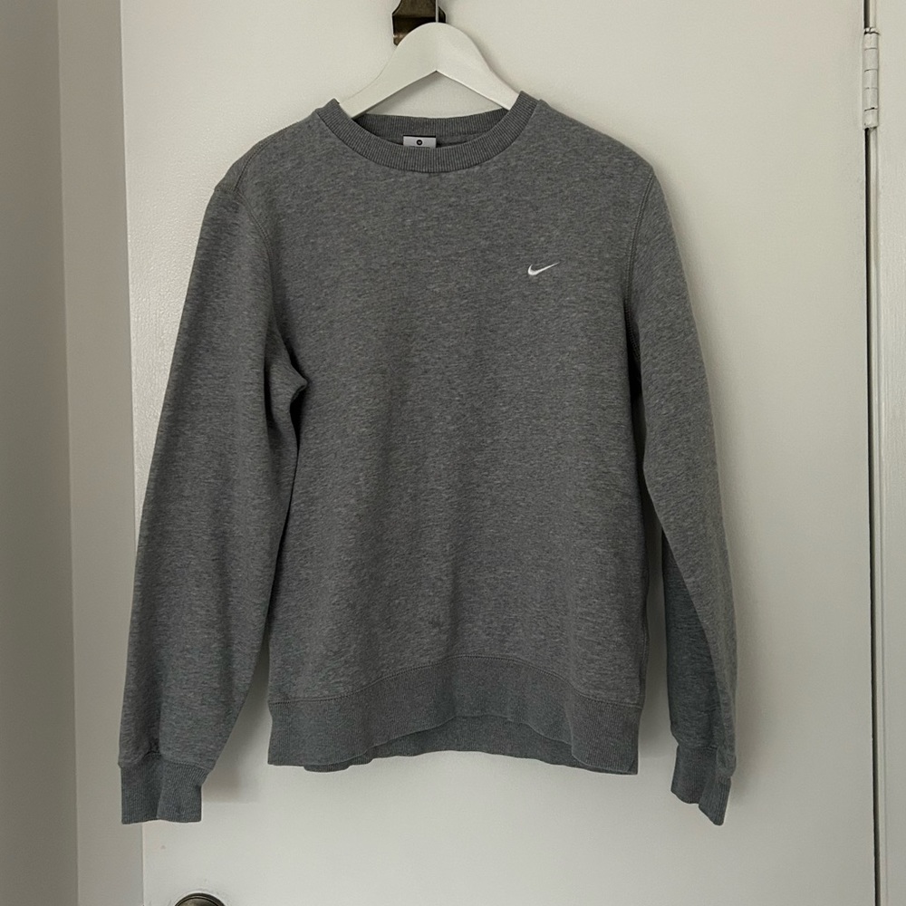 Nike gray sweatshirt